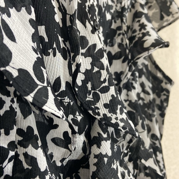 NEW YORK & Company Ruffle Blouse - Picture 5 of 11